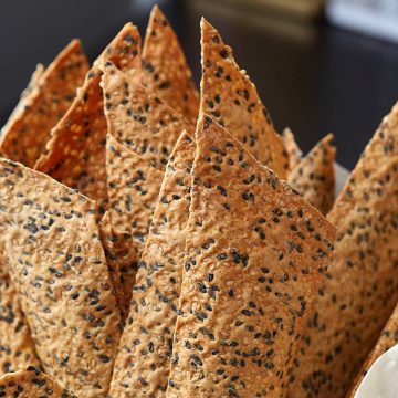 sesame crackers in a can