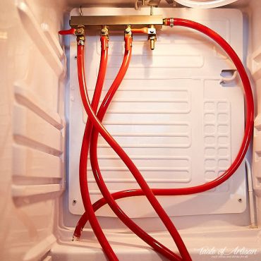 CO2 hose manifold configuration for a 2-keg kegerator setup.