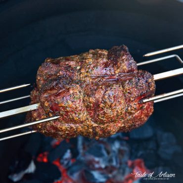 Rotisserie-Rundbraten am Spieß.