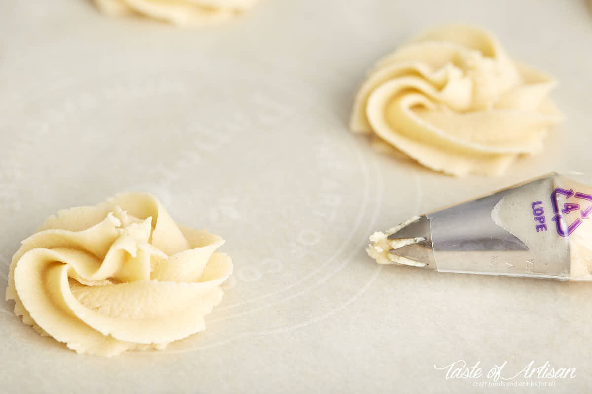 Shortbread cookies shaped with a pastry tip.