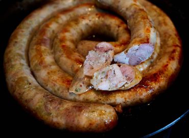 fully-cooked-Ukrainian-sausage