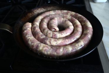sear-sausage-in-pan