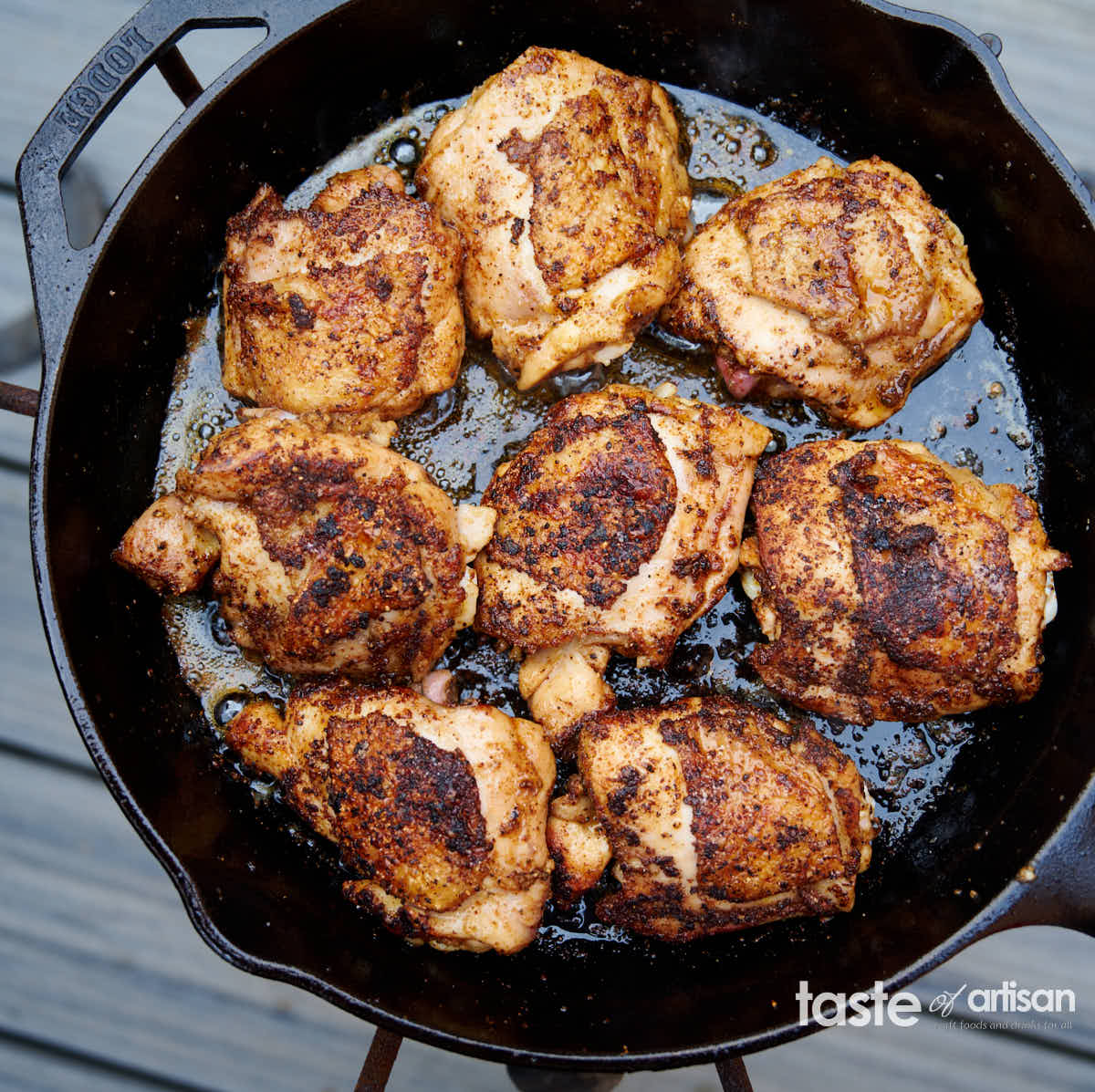 Sking on chicken thighs quickly pan-seated on a pan until golden-brown, crispy skin.
