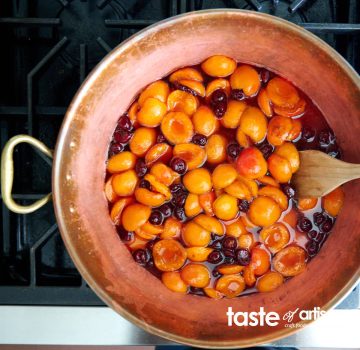 Macerating apricots for making apricot jam