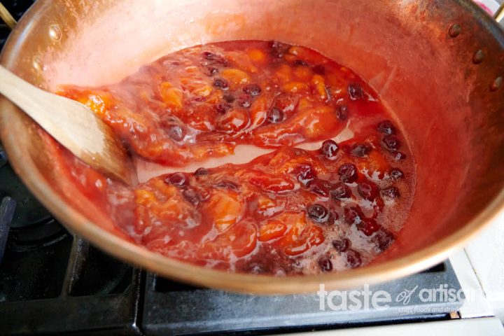 Apricot jam final boil